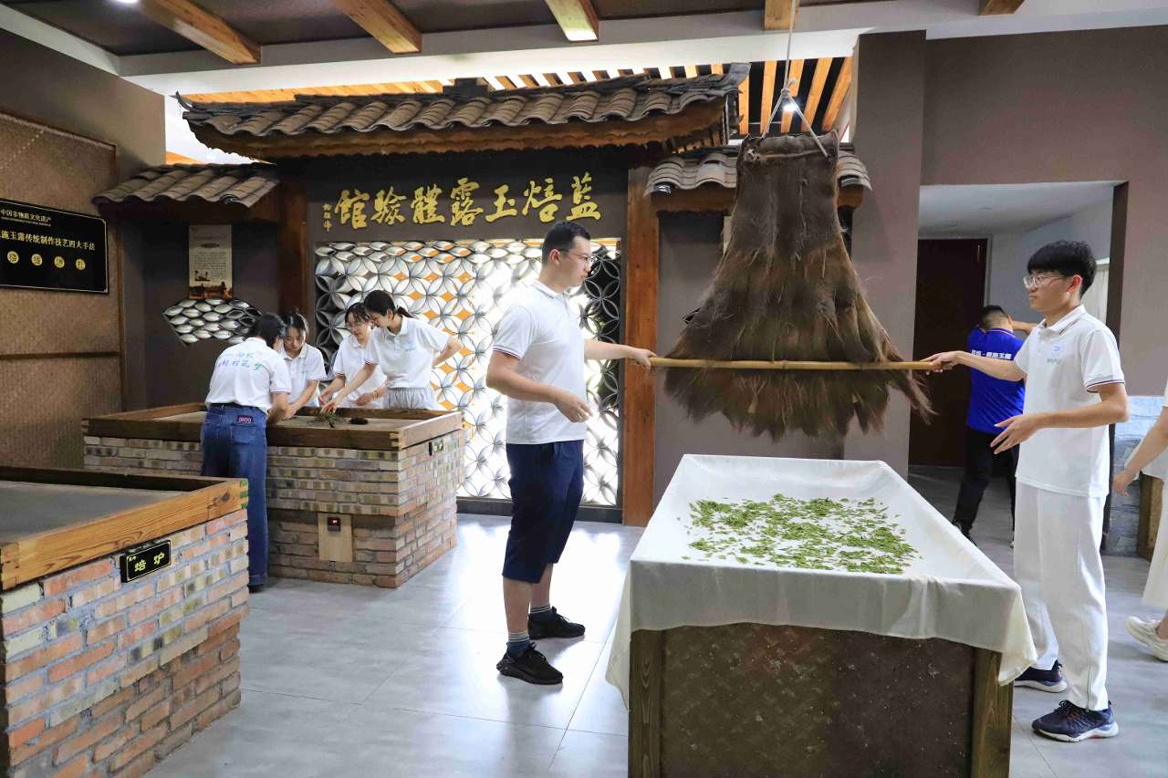 亚洲片中文字幕在线看